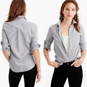 J Crew Women’s Boy Fit Vertical Stripe Classic Button Down Shirt EUC